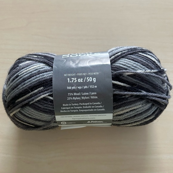 Handmade fingerless mittens - Picture 4 of 5